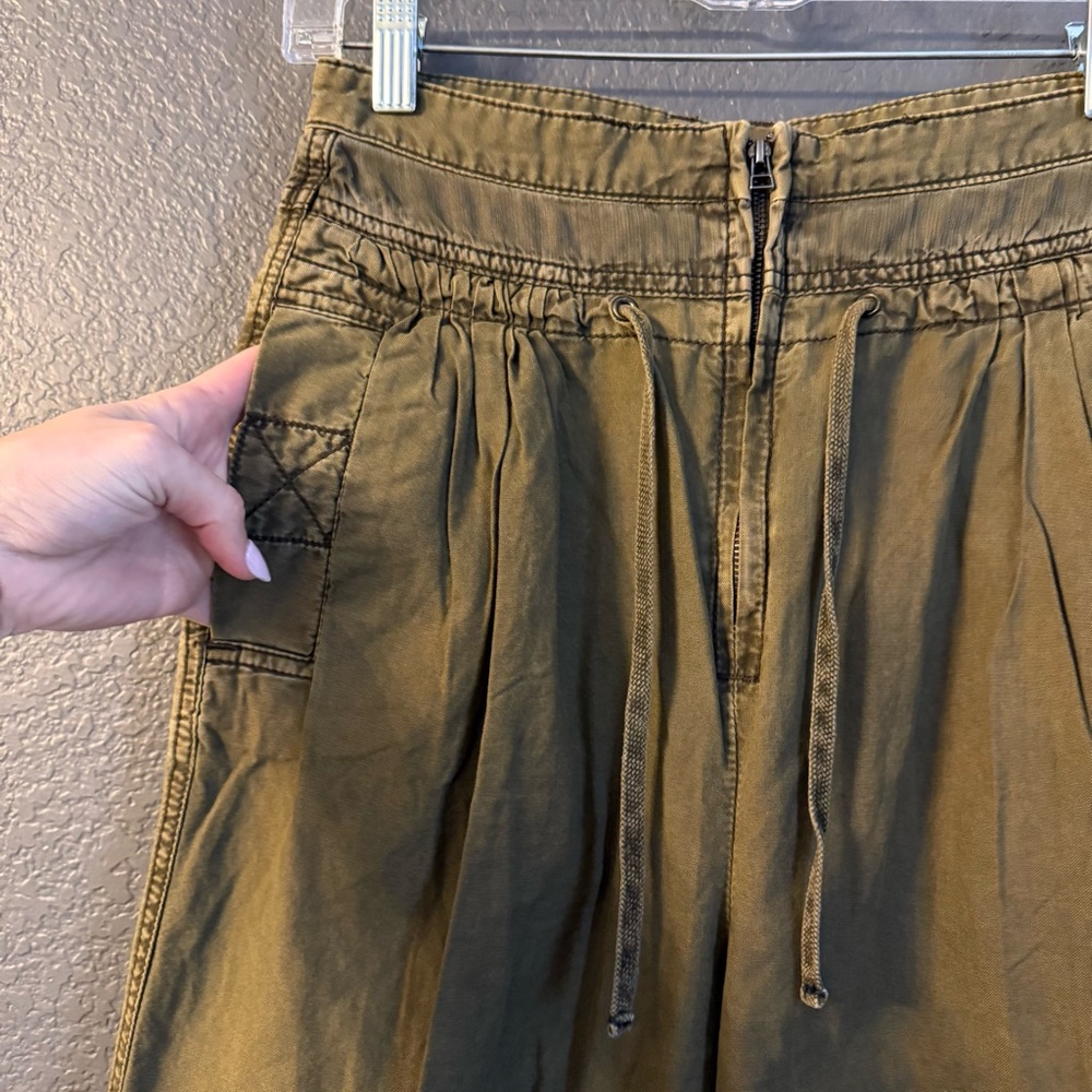 FREE PEOPLE • Fly away parachute pants - olive green - size 0 - Picture 6 of 10